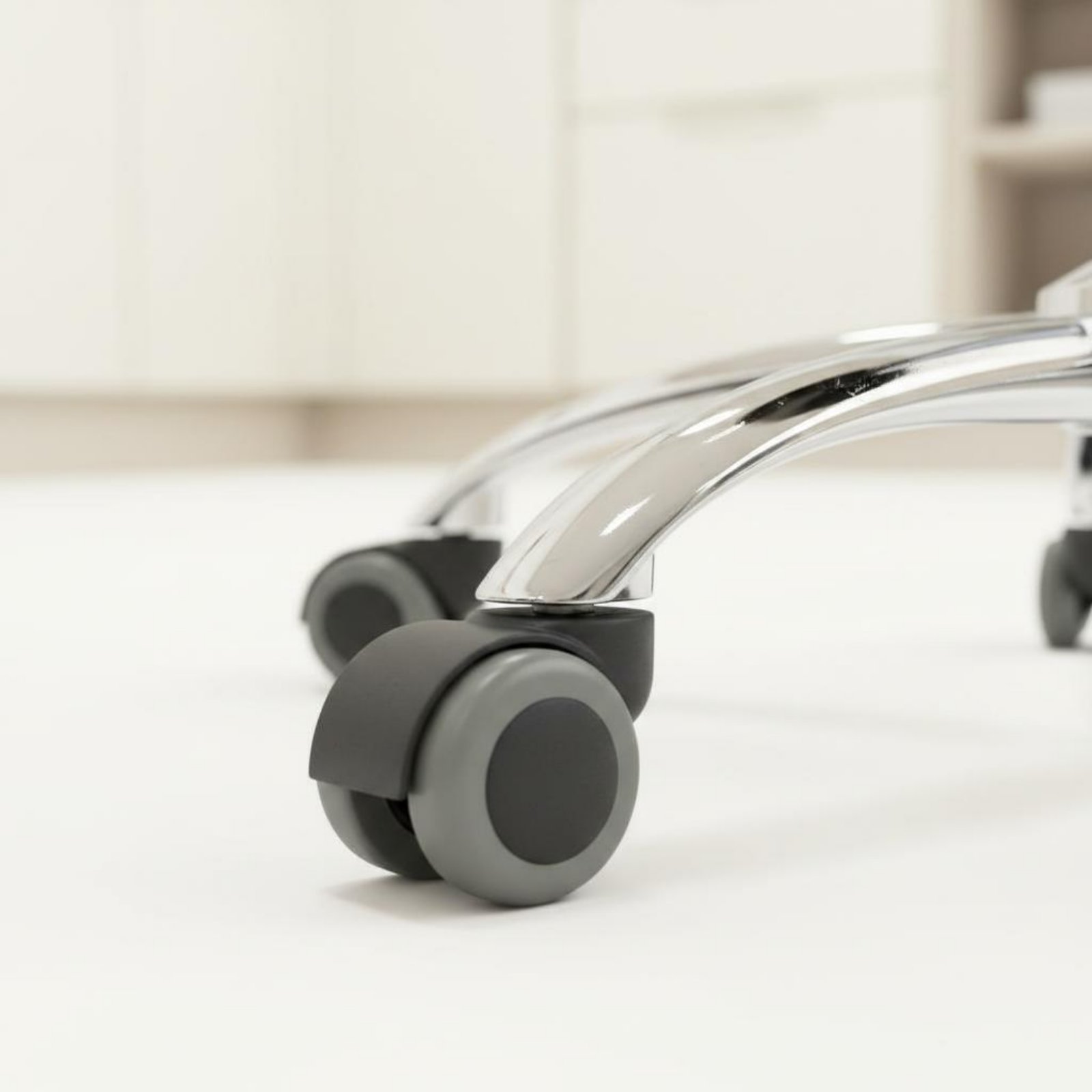 كرسي دوار بتصميم السرج، متين و - مراجعة Ergonomic Office Chair وسعره
